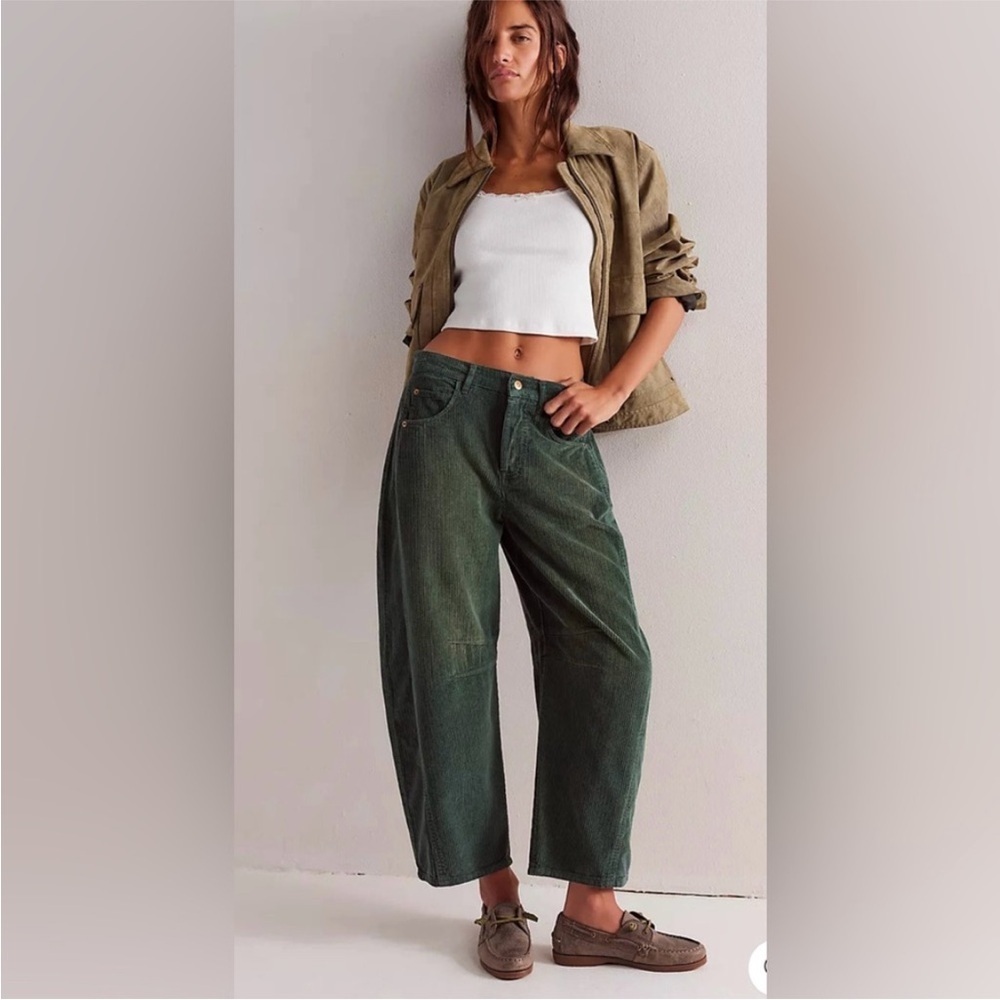 Free People We The Free Good Luck Mid-Rise Corduroy Barrel Jeans Size 30 NWT